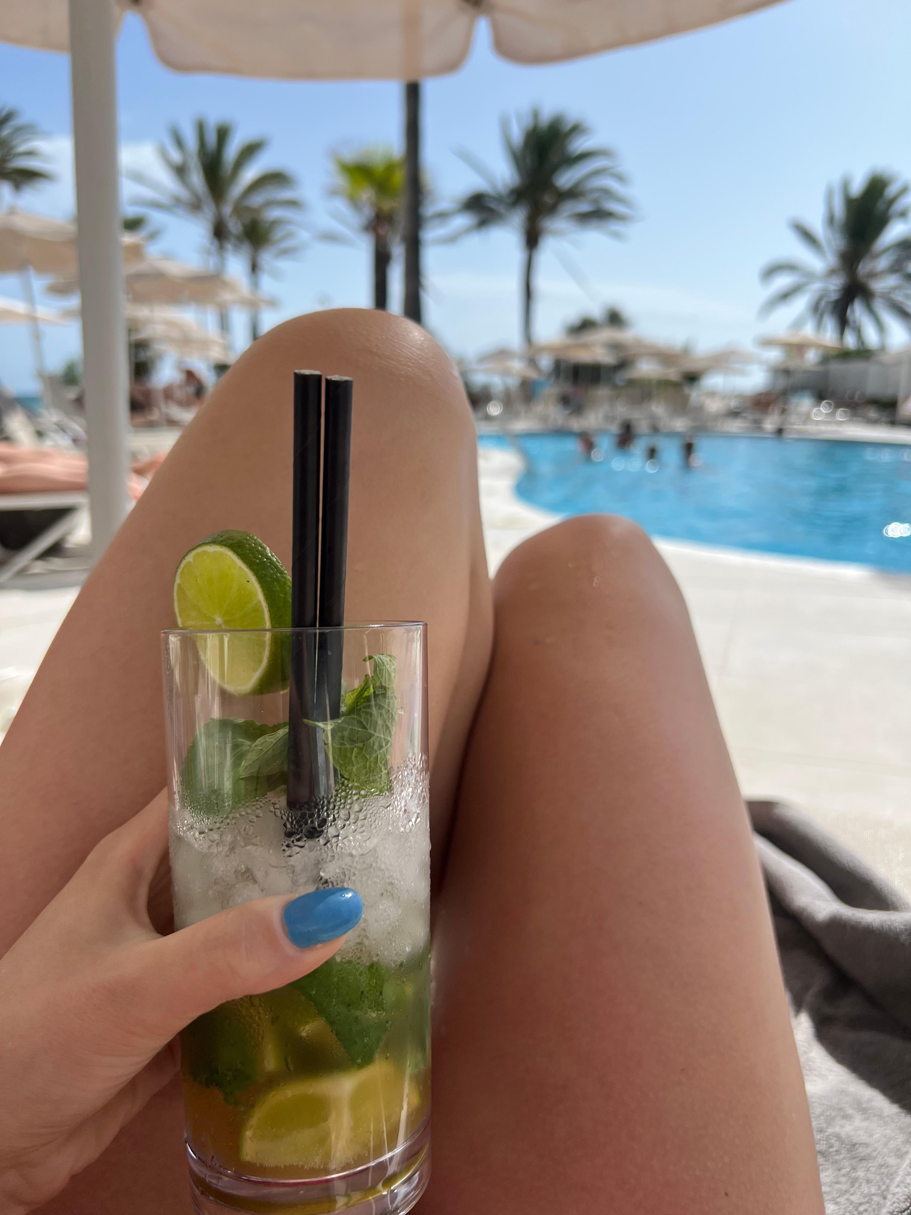Pool drinks 