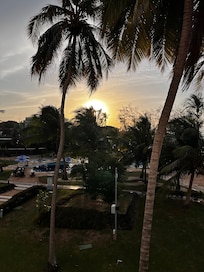 Vista do quarto para a piscina