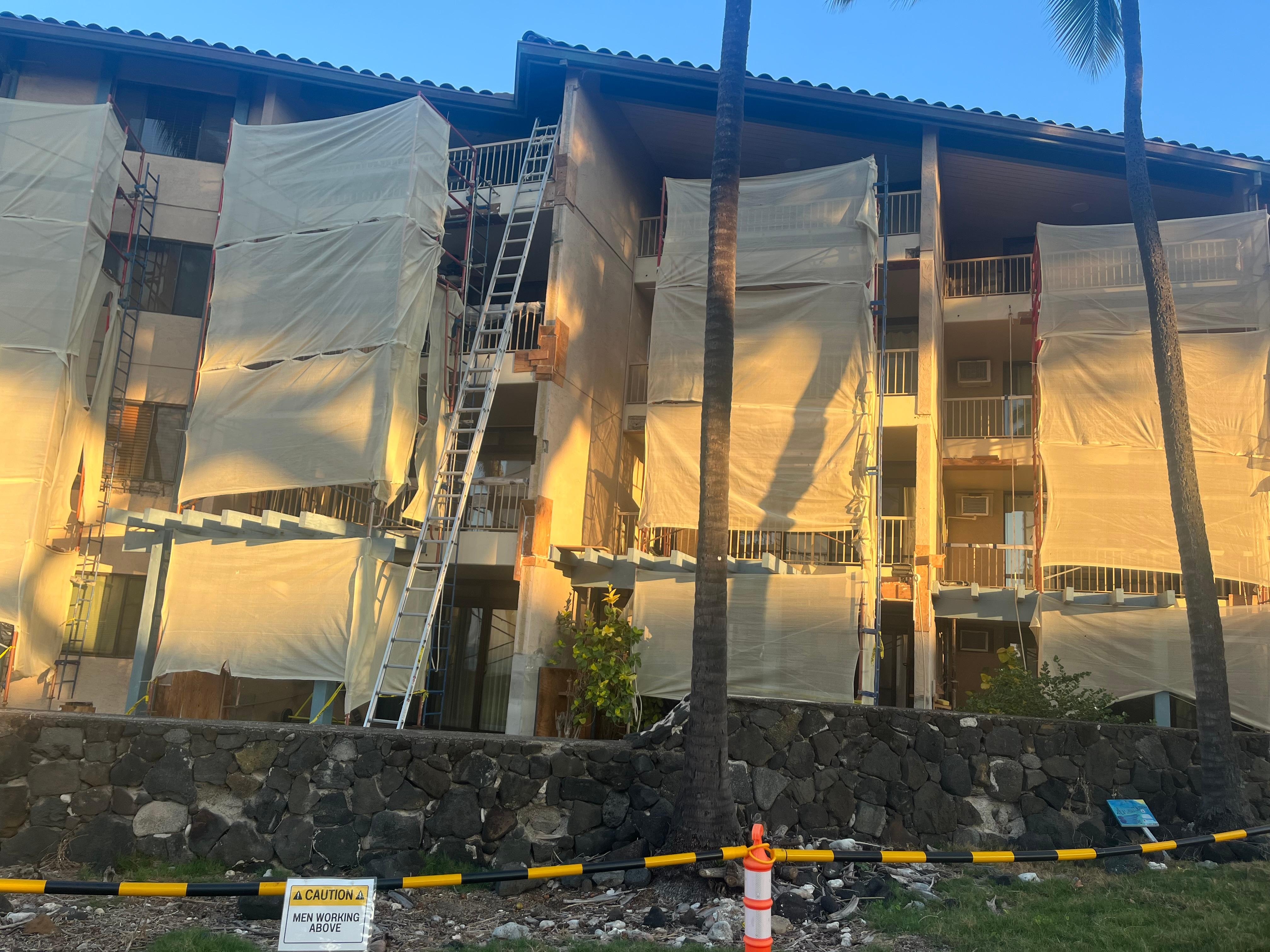 Scalfolding and netting blocking entire veiw.  Lanai/balcony locked and completey inaccesible.  