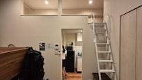 ladder to climb up to the tuton, same picture as standard room on expedia.