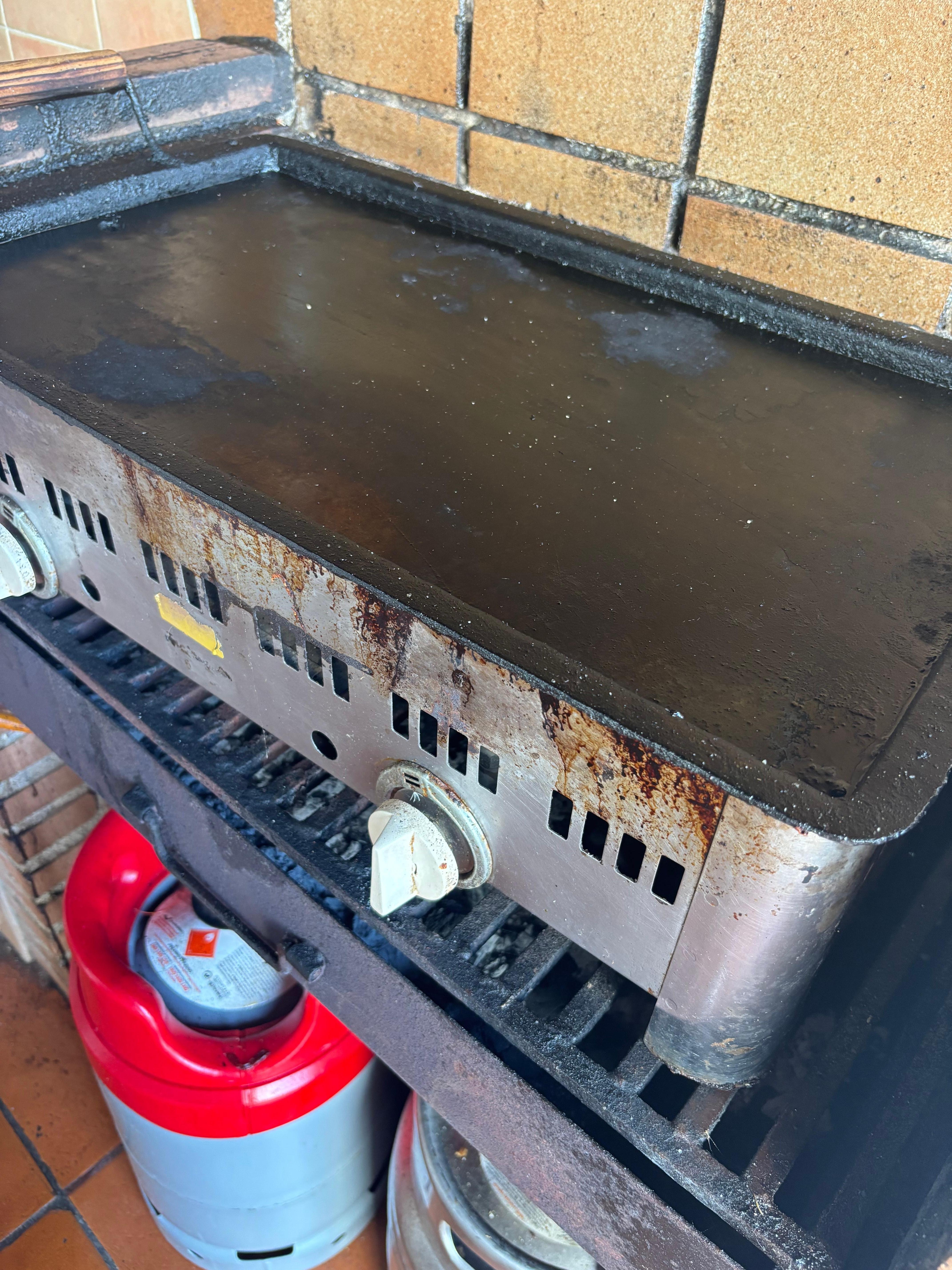 Outside BBQ - filthy 