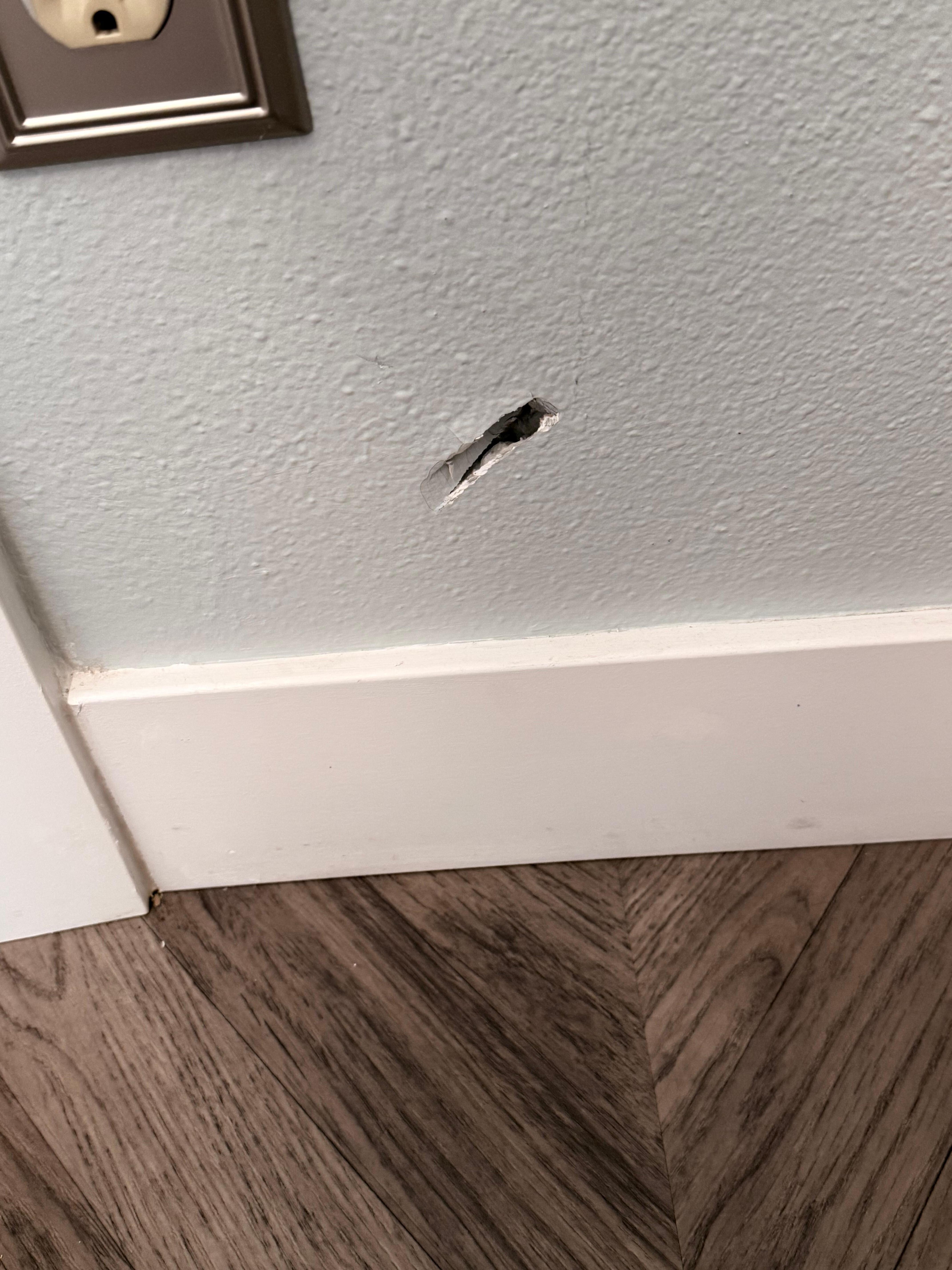 Gash in the second bedroomp