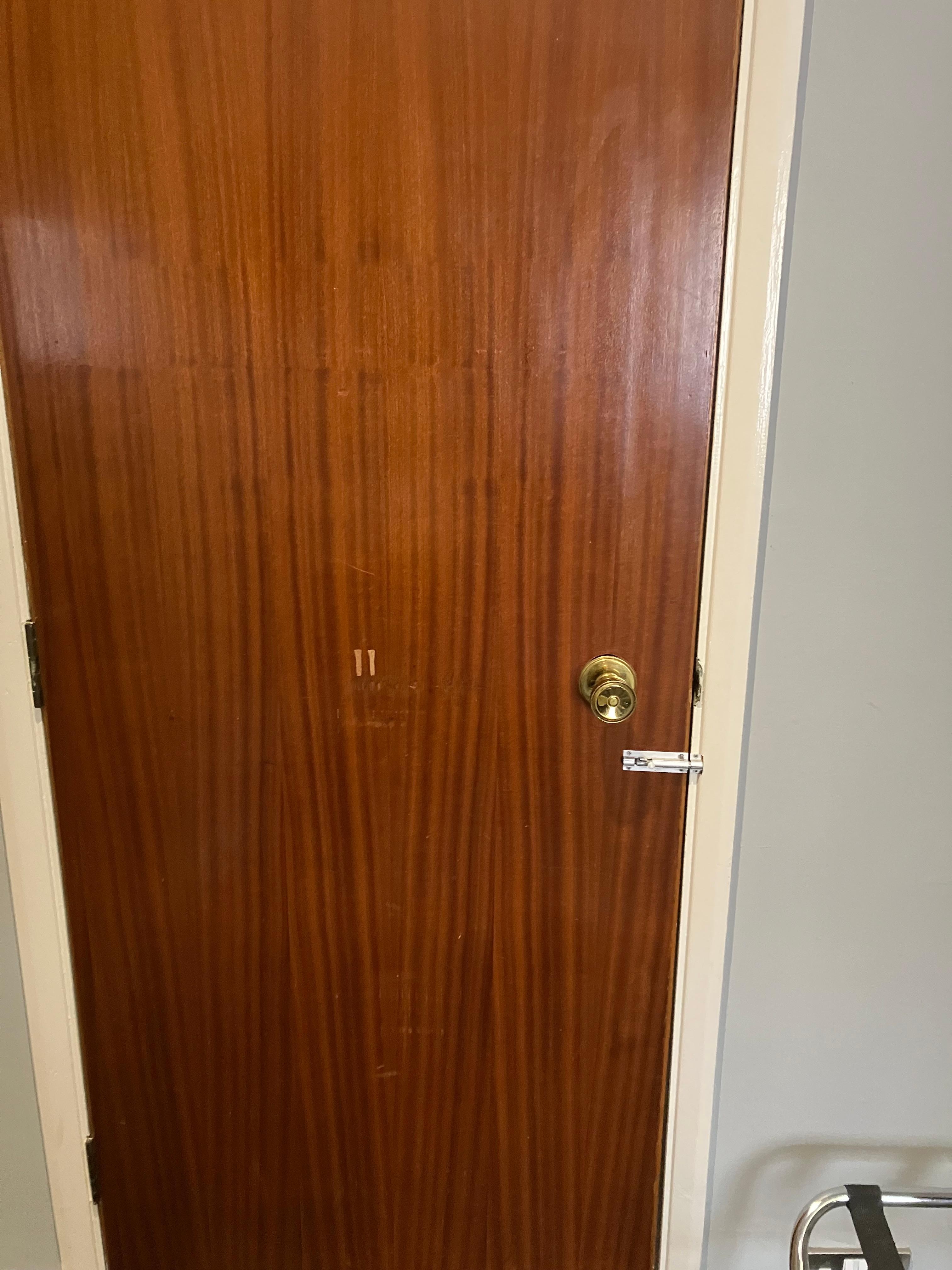 Interconnected door , no proper lock, just this tiny bolt! 