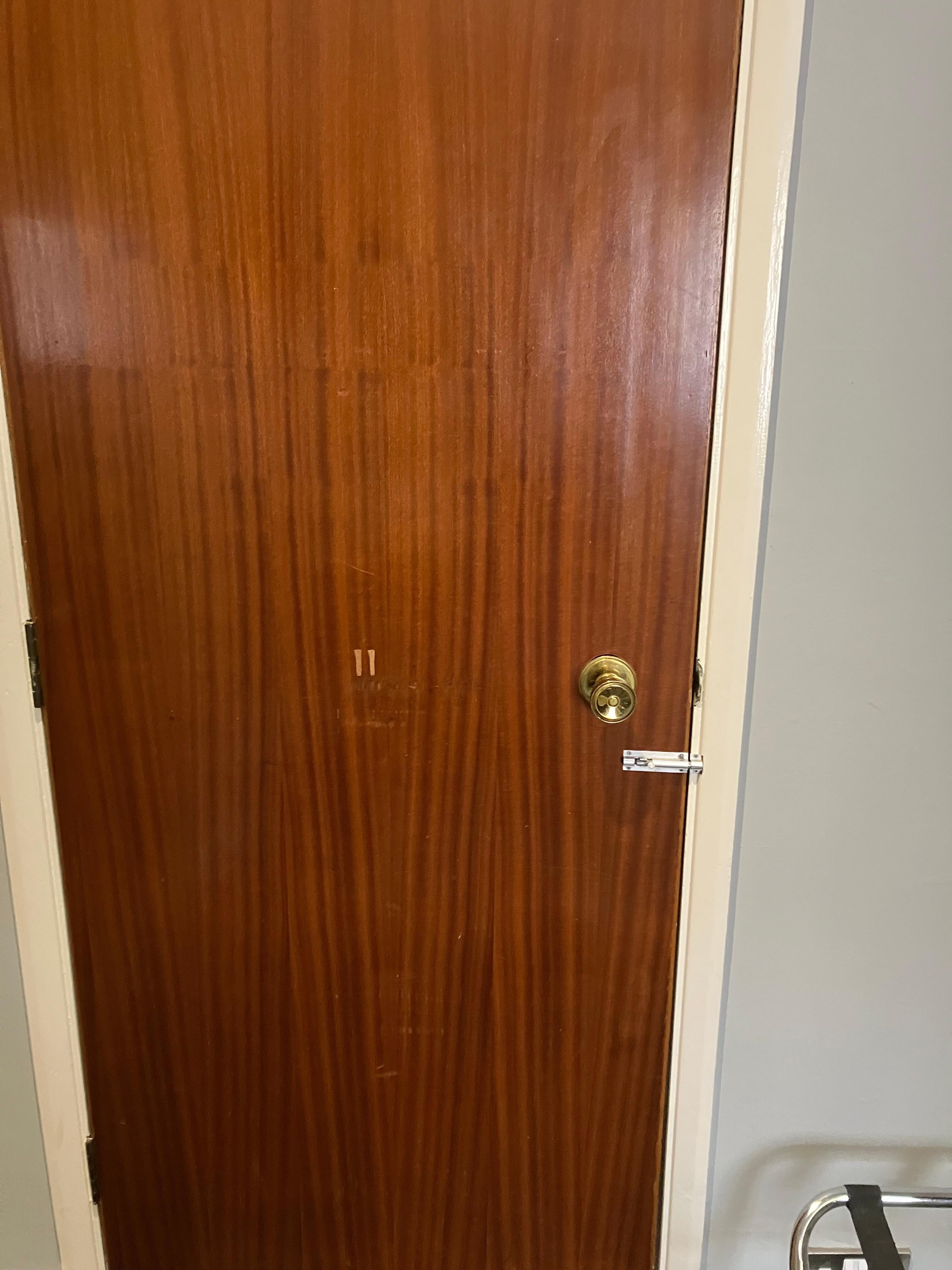 Interconnected door , no proper lock, just this tiny bolt! 
