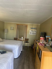 Clean and nicely decorated not a “motel” roommate