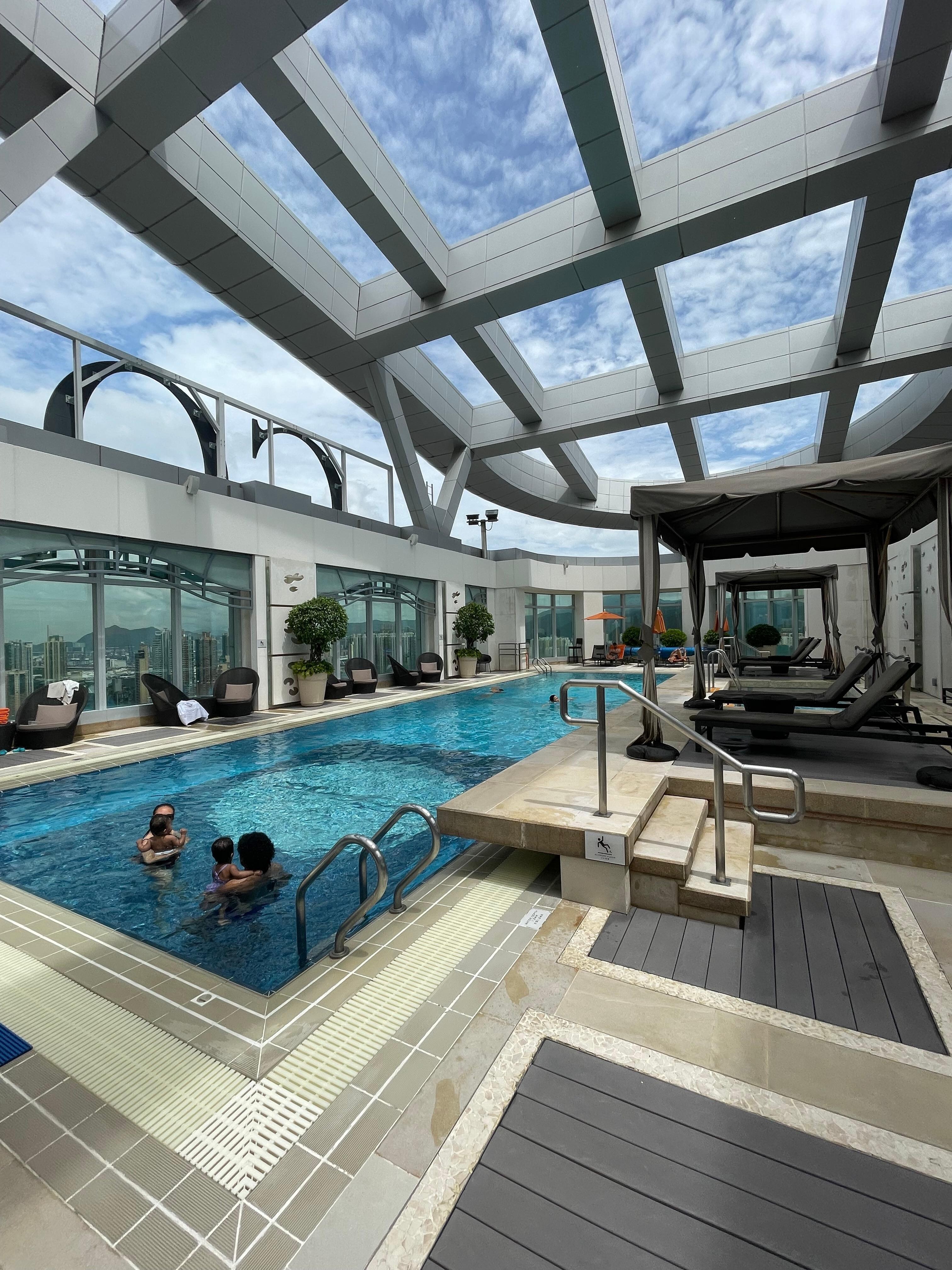 Roof top pool