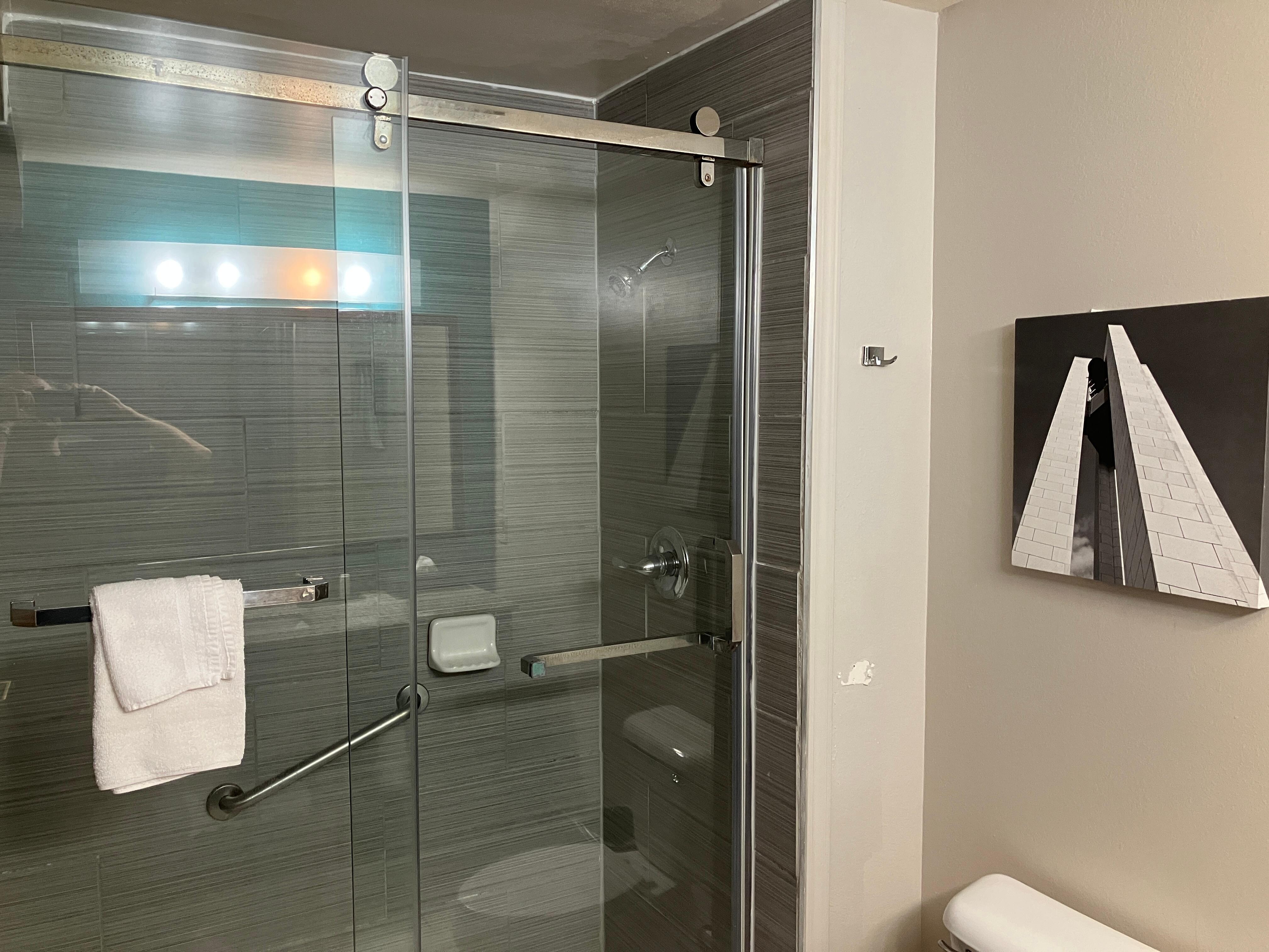 No toilet paper holder