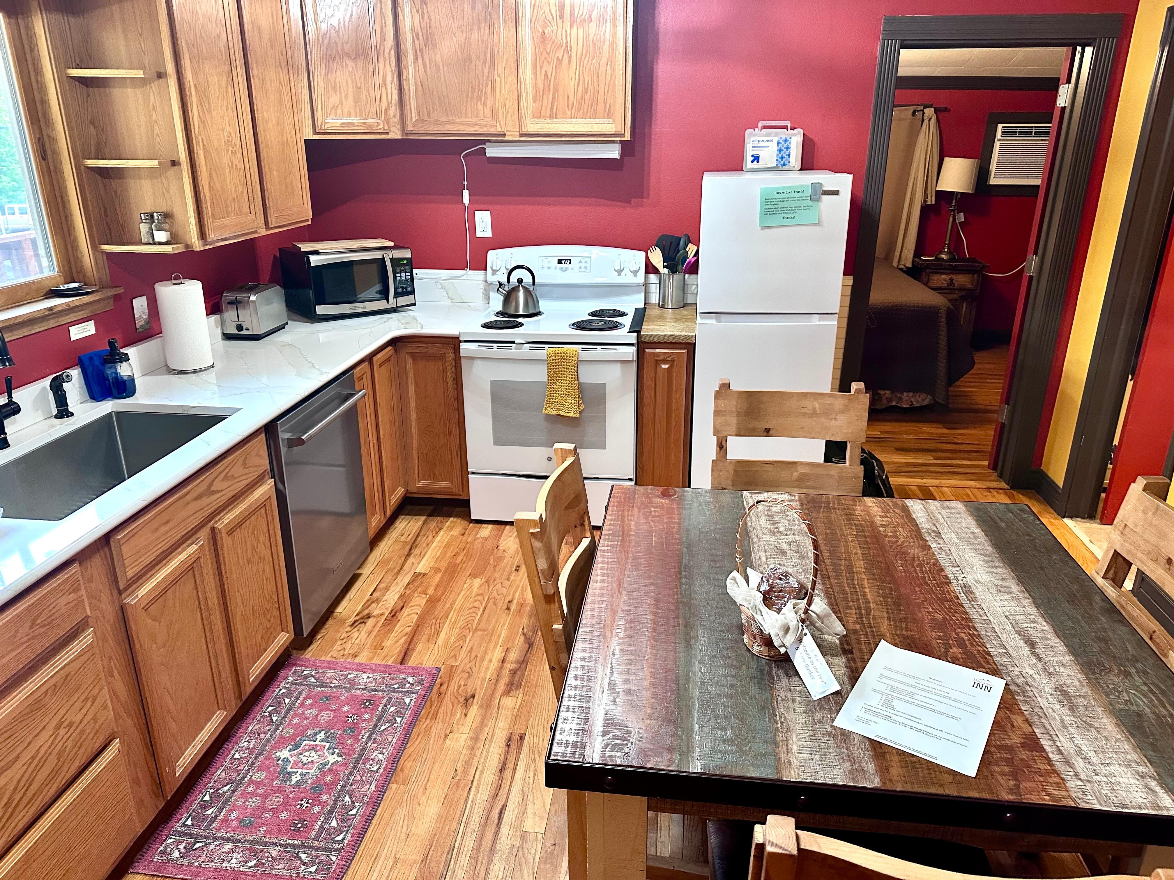 Look at that fully equipped kitchen - I was not expecting that, but I was glad to have it!