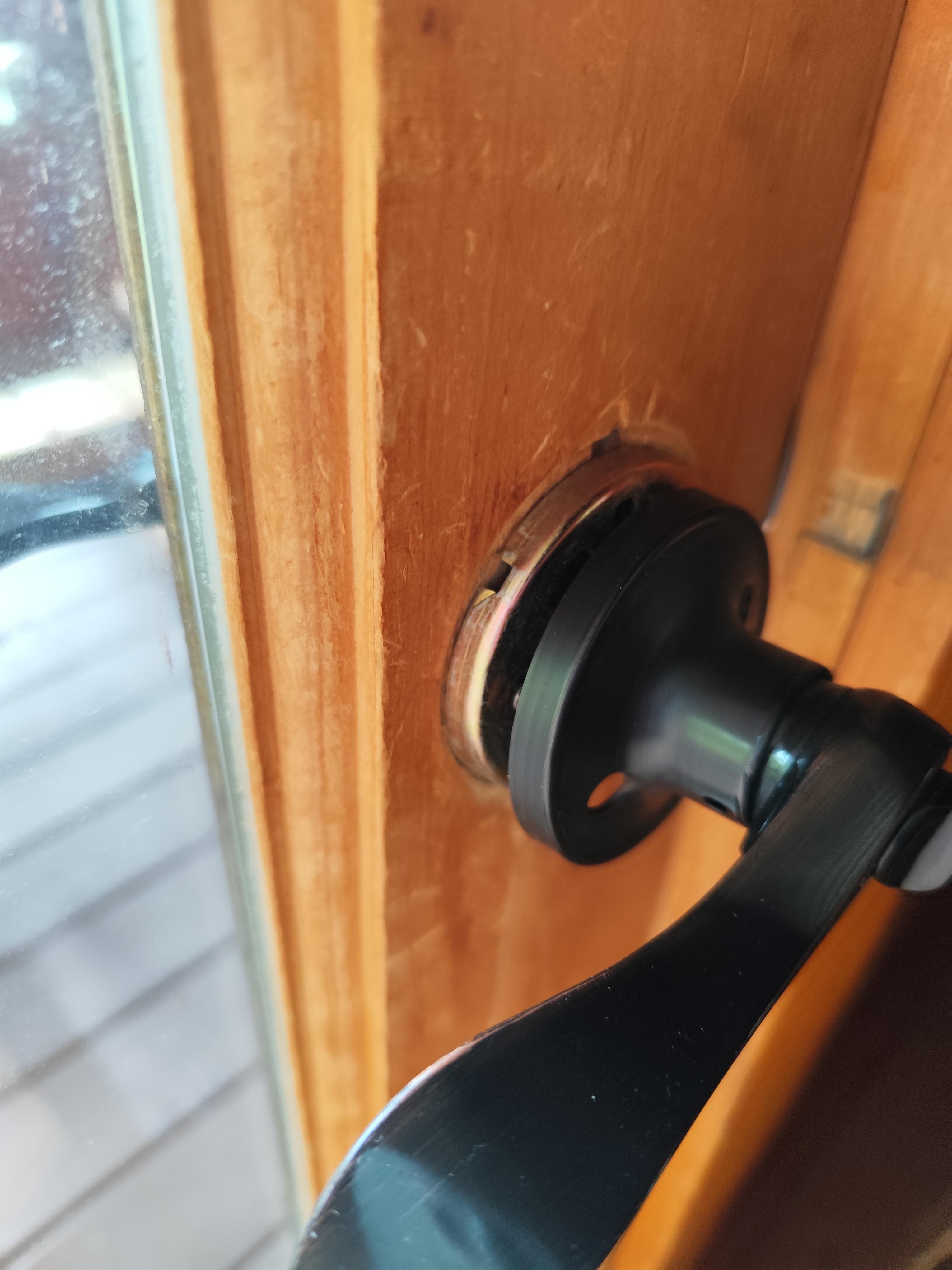Little things like this that are easily fixable annoy me, most of the door handles are like this and it just seemed poorly taken care of. 