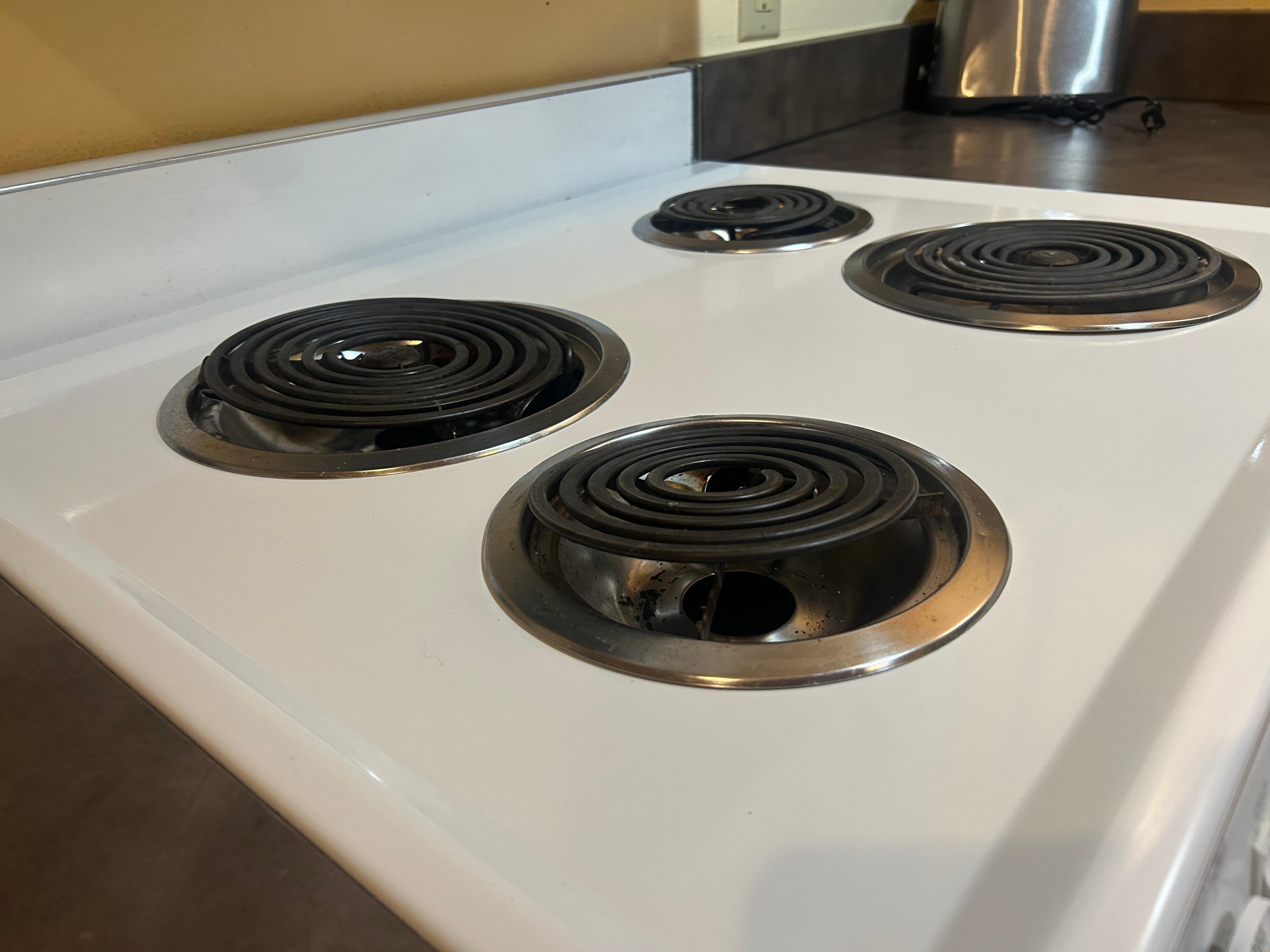 Stovetop heating elements didn’t fit the stove and didn’t work.