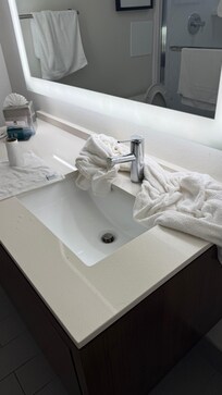 Fauces bota agua