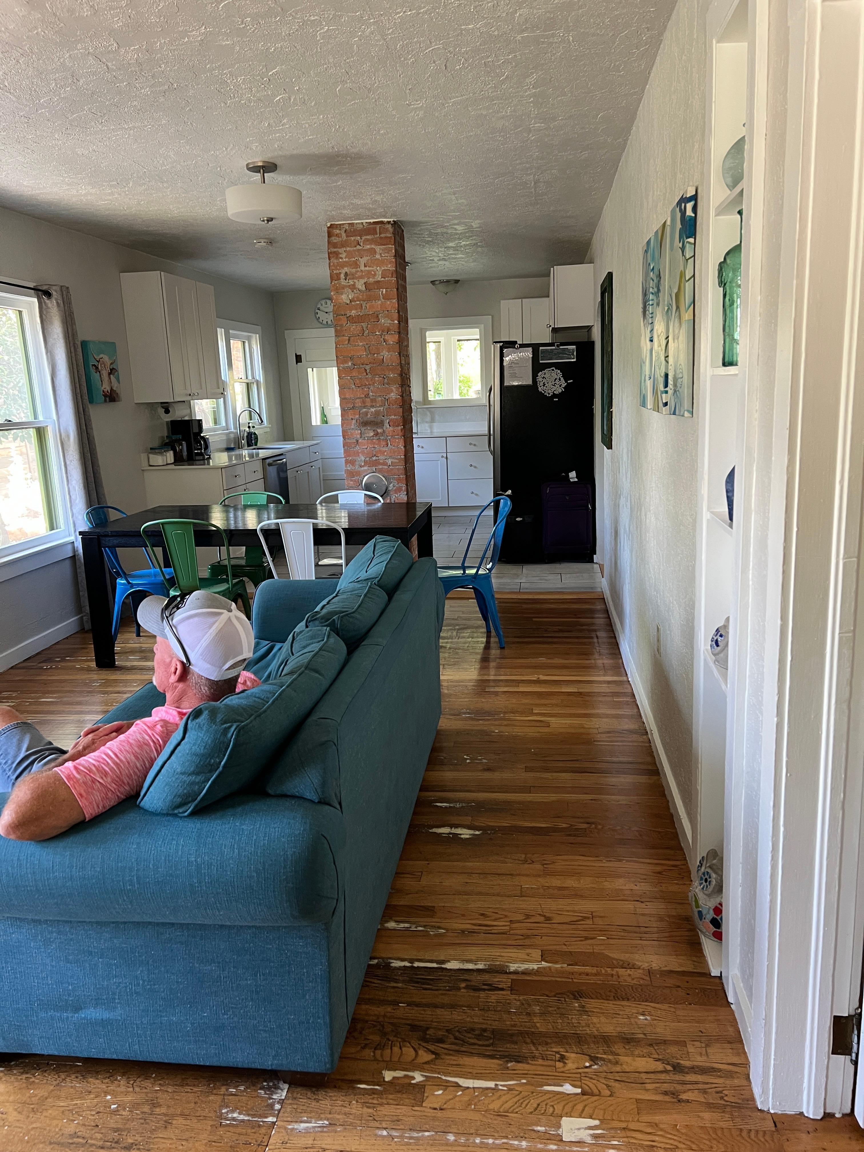 Living area, kitchen