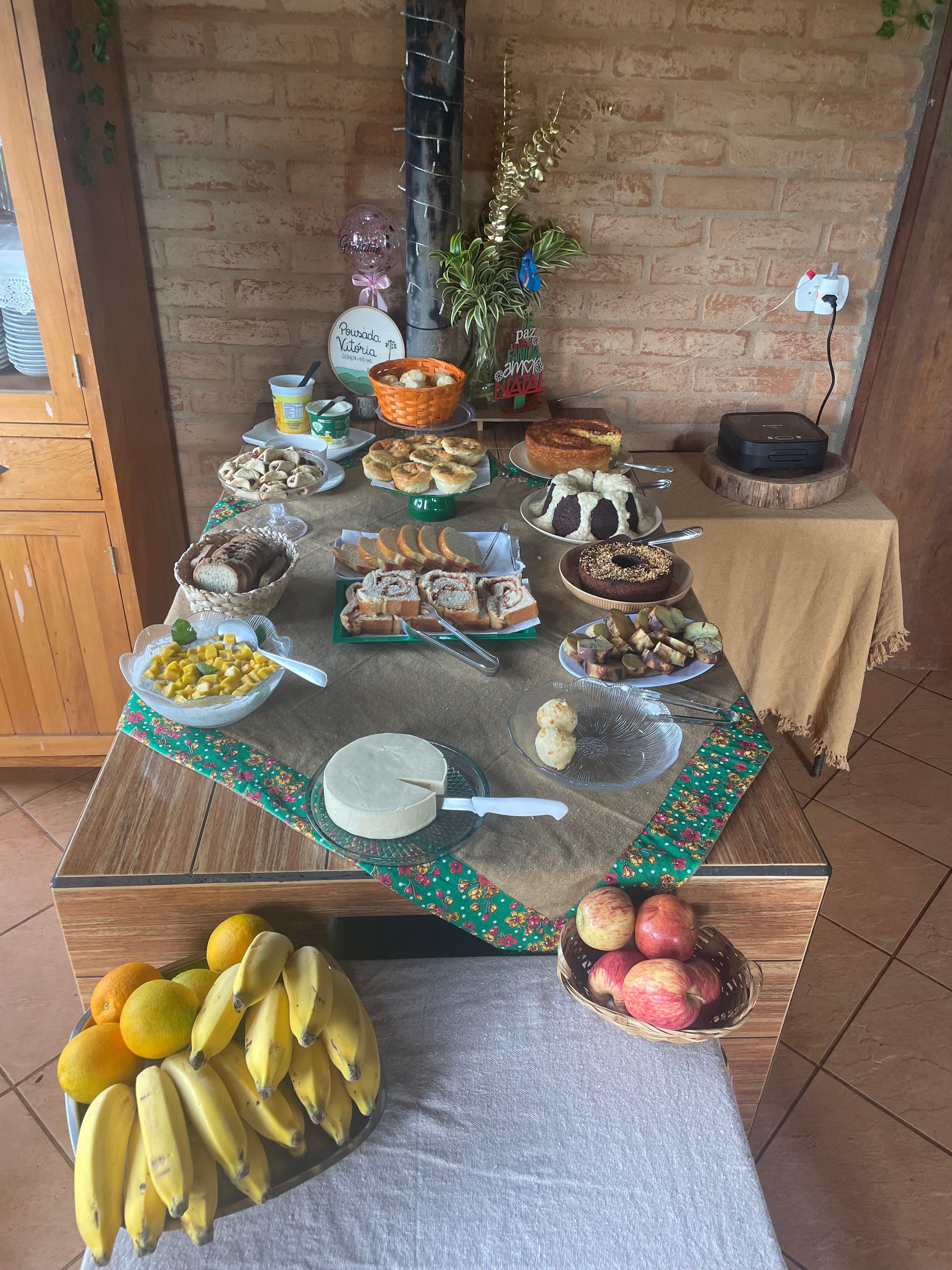 Café da terra produzido pelo patriarca da família. 