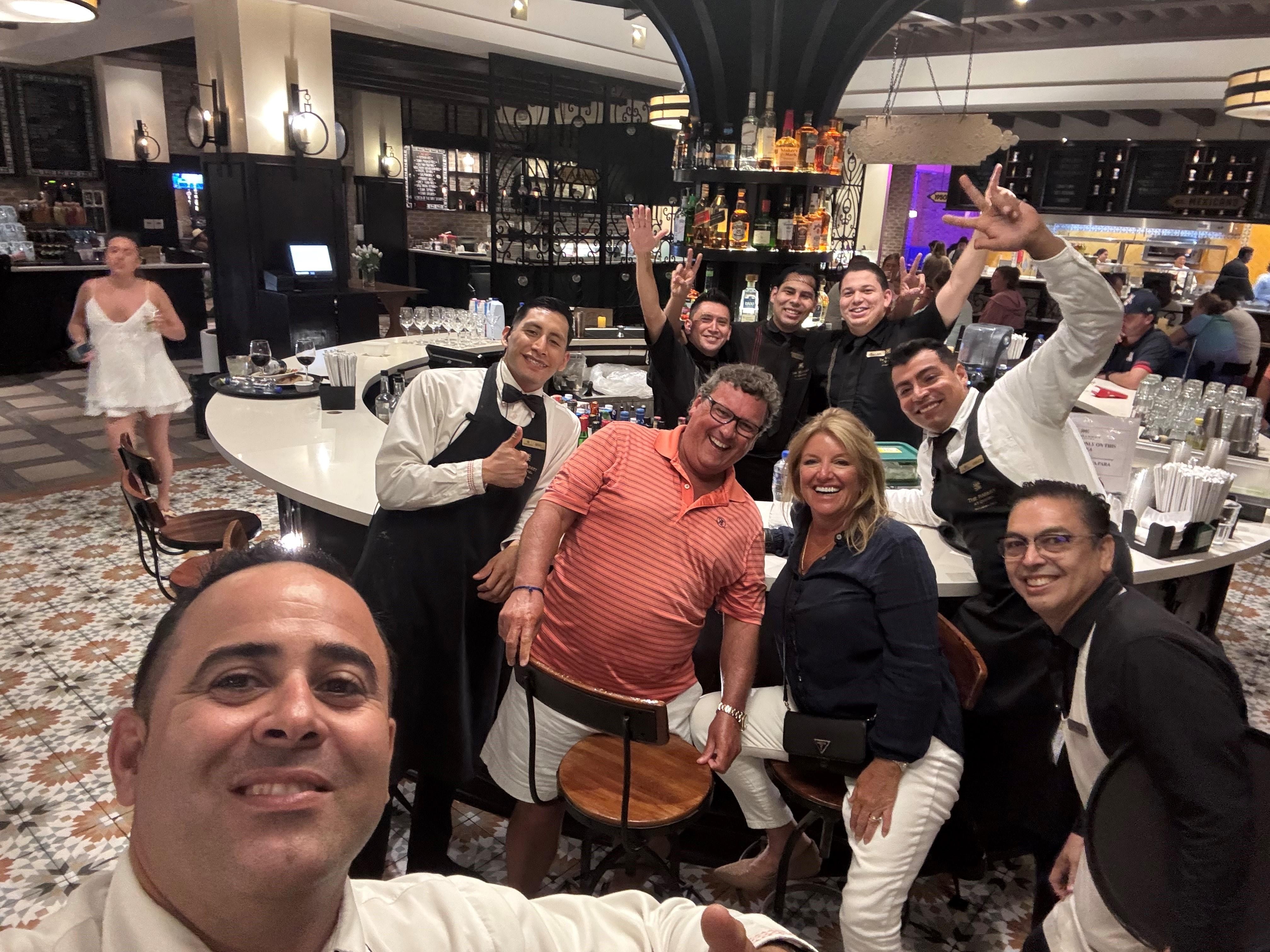 Wonderful staff at el Bar at the Market