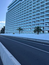 L hôtel vu d en bas