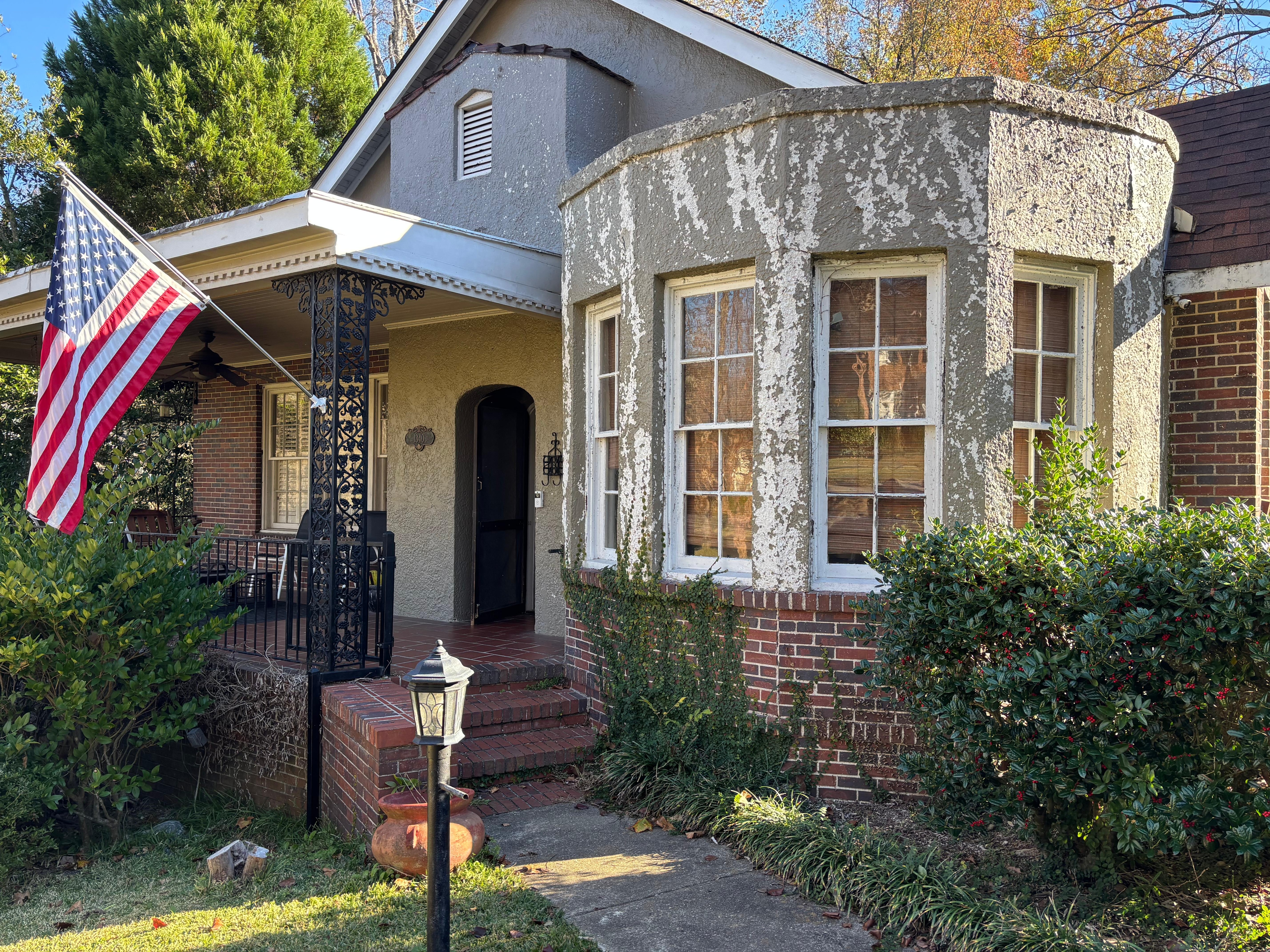 The ruined paint, after removing the vines. I hated driving up to the house in the daytime.