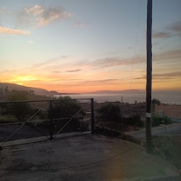 Vista dal cancello elettrico nella proprietĂ