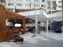 entrance/dining area