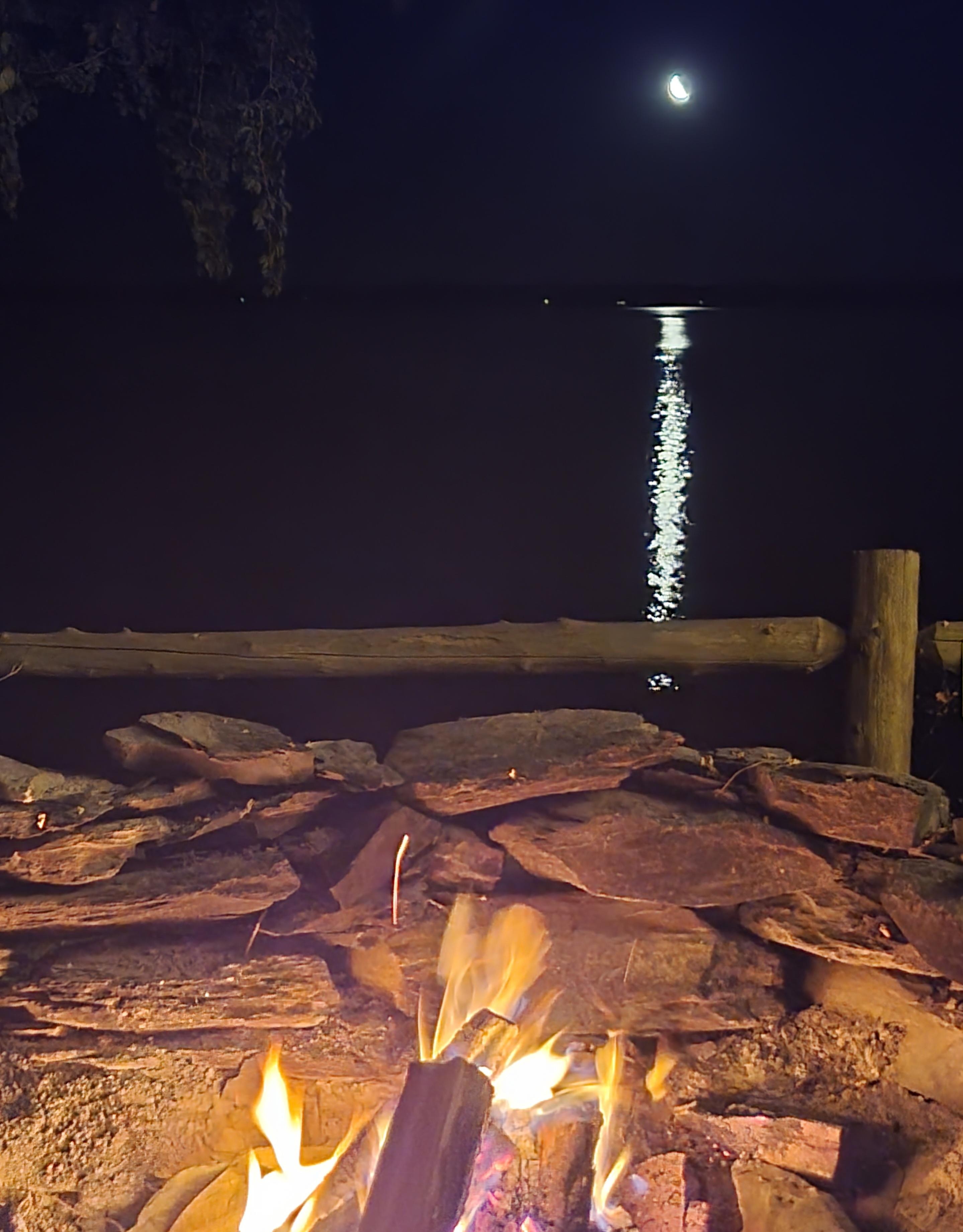 We loved the fire pit with spectacular view.