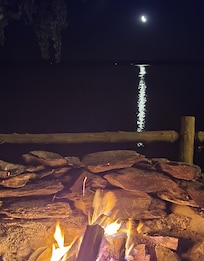 We loved the fire pit with spectacular view.