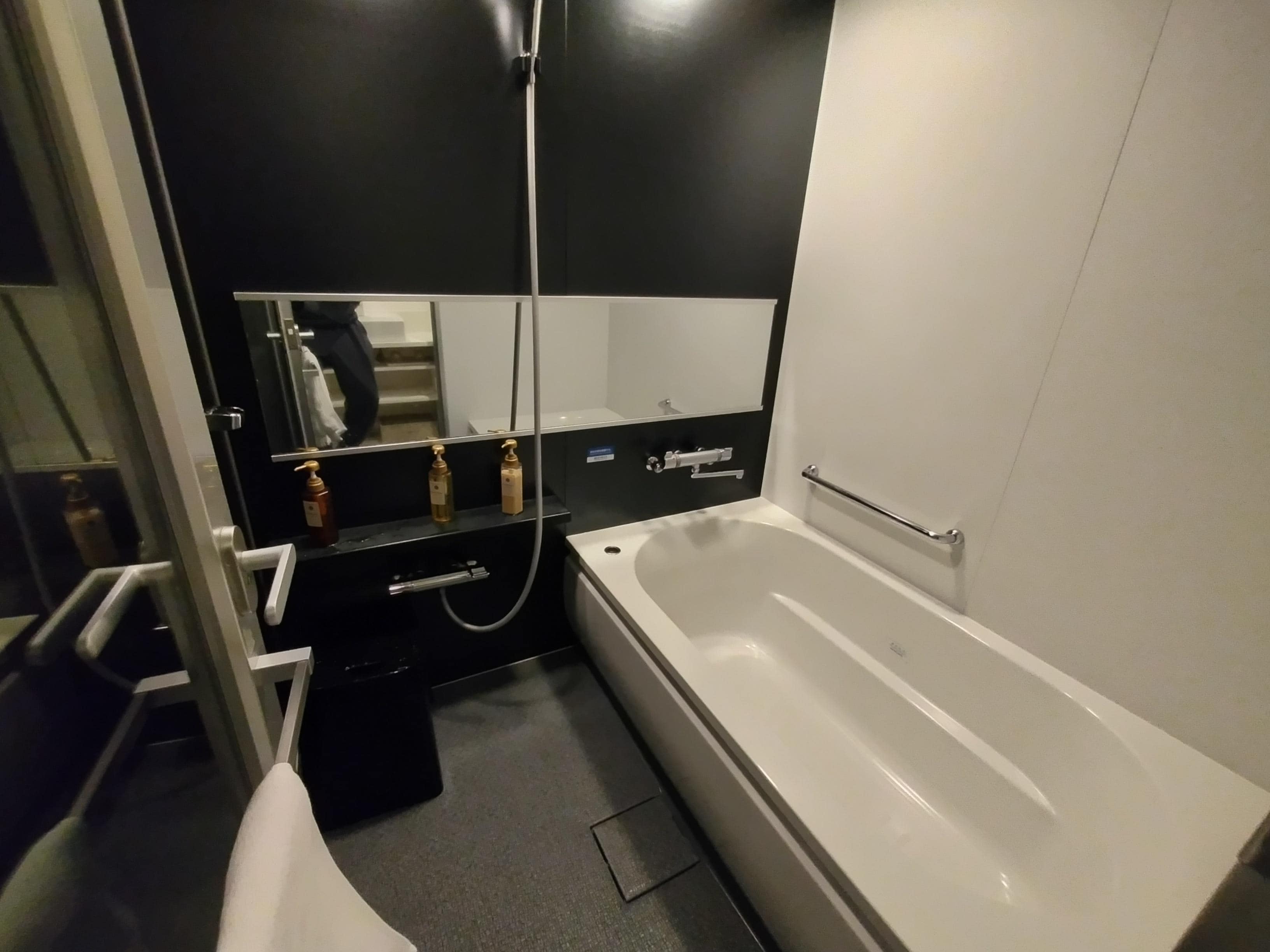 浴室。サイズは一般的な一戸建てと同じ。