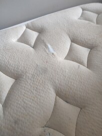 Matelas déchiré