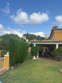 Looking towards the outdoor TV & dining area.