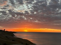 1 minute walk to esplanade seating