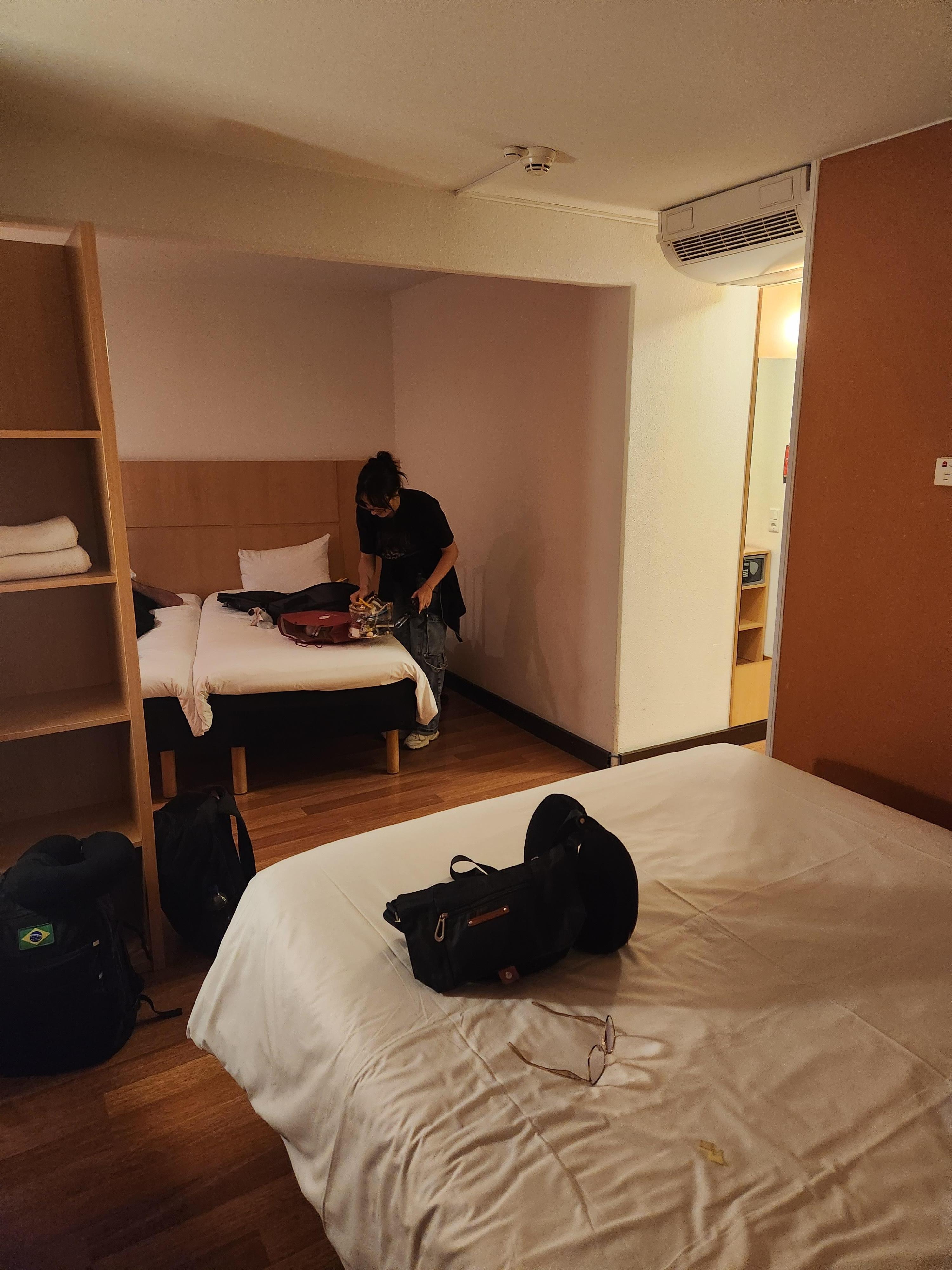 Ótimo tamanho de quarto!