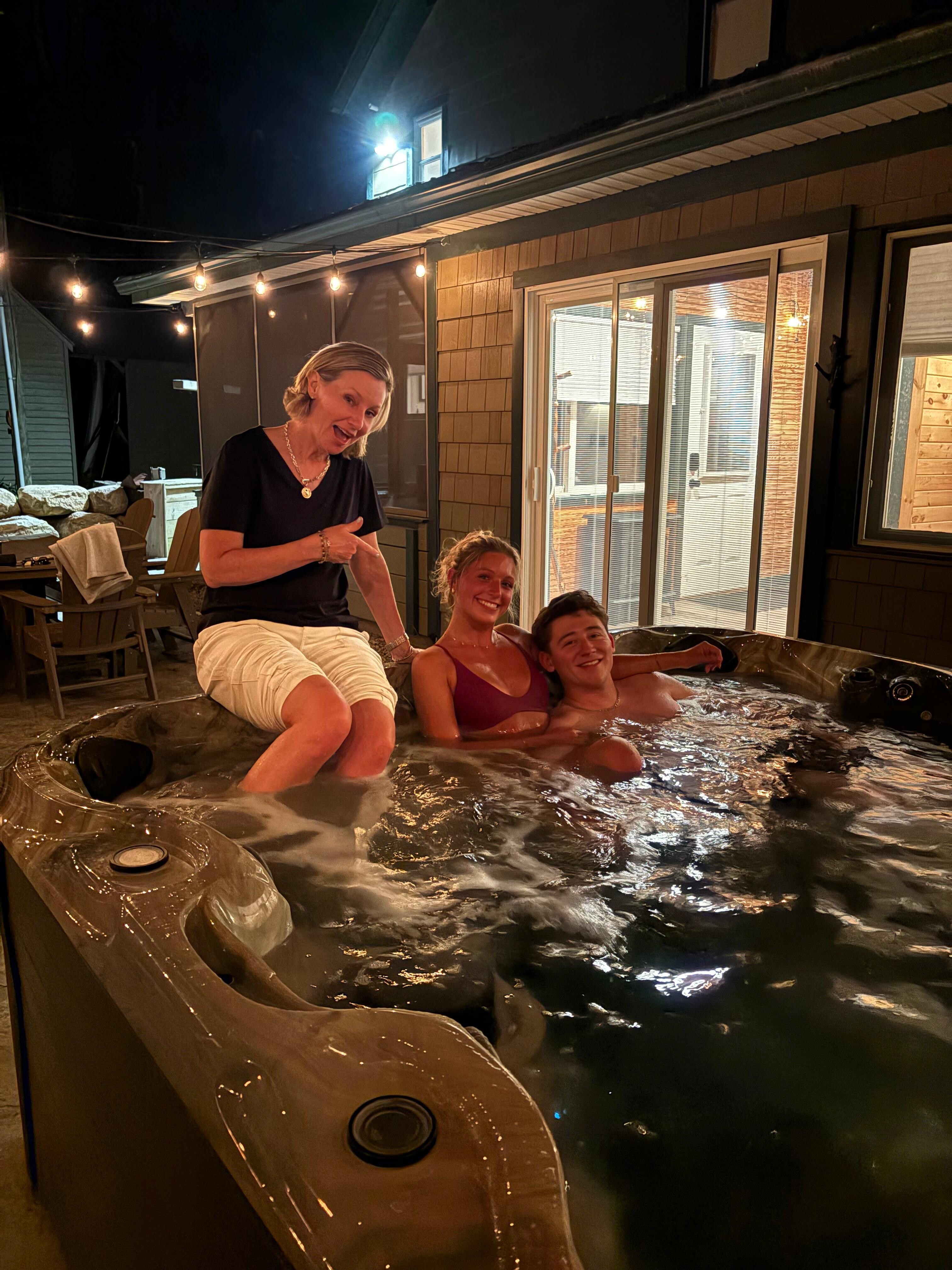 Hot tub fun!! 