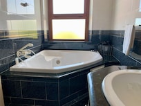 Bagno con vasca idromassaggio
