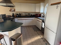 Kitchen upon arrival.