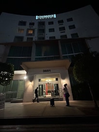 Front hotel