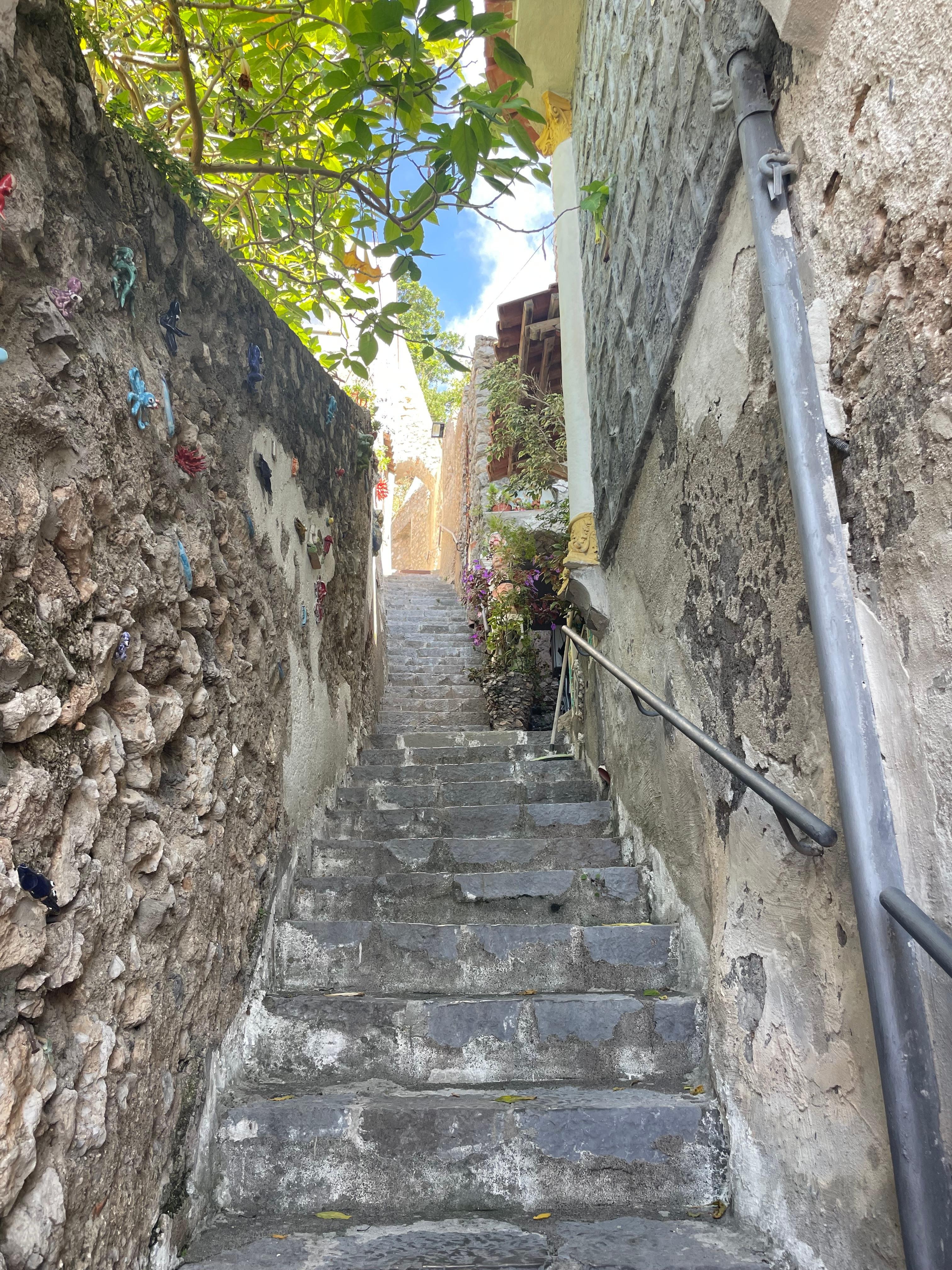 Way down to Praiano marina