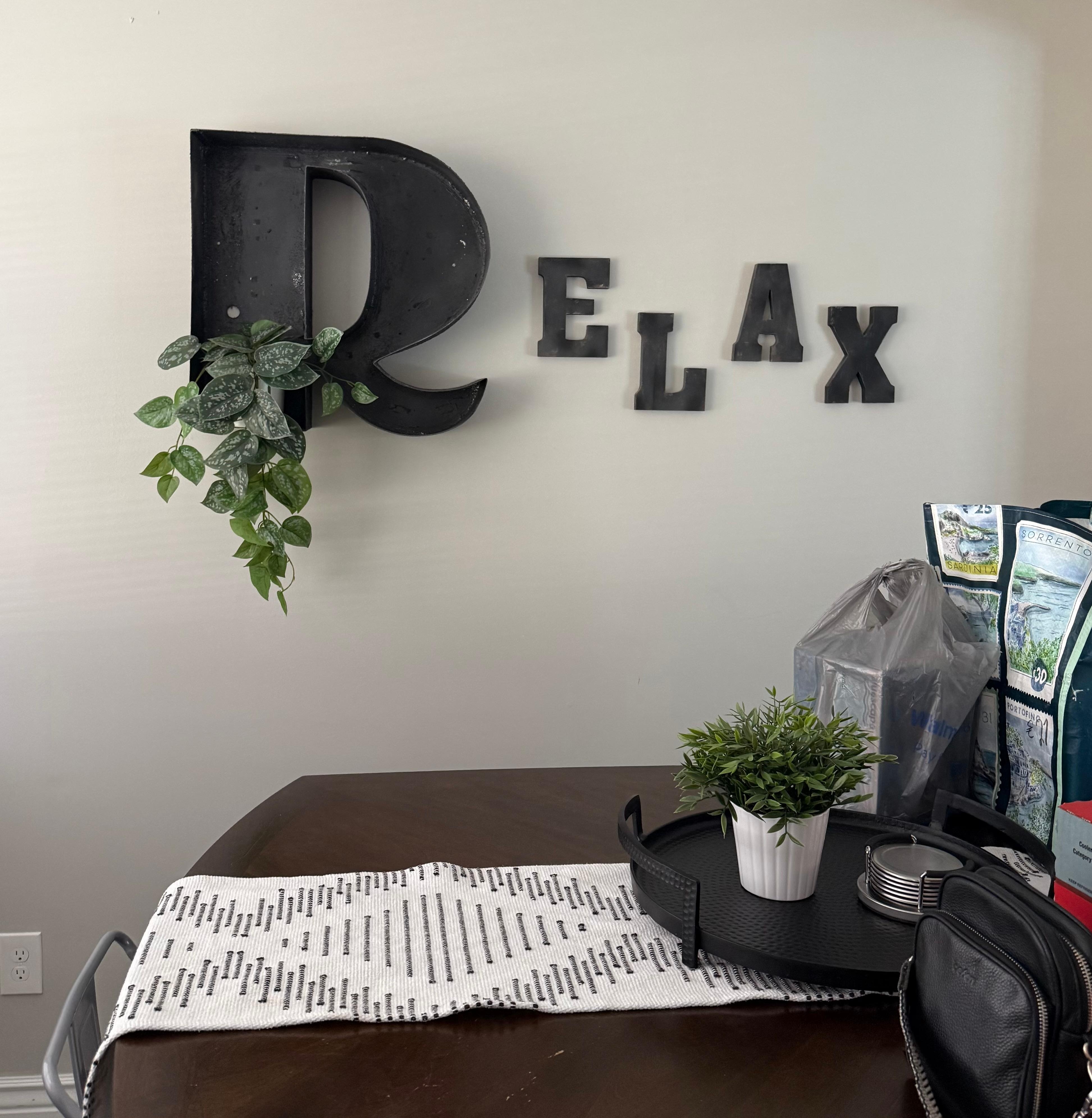 Lots of seating at the dining room table, able to see TV too. Open floor plan