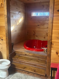 Cute heart shape hot tub but we couldnât use it.