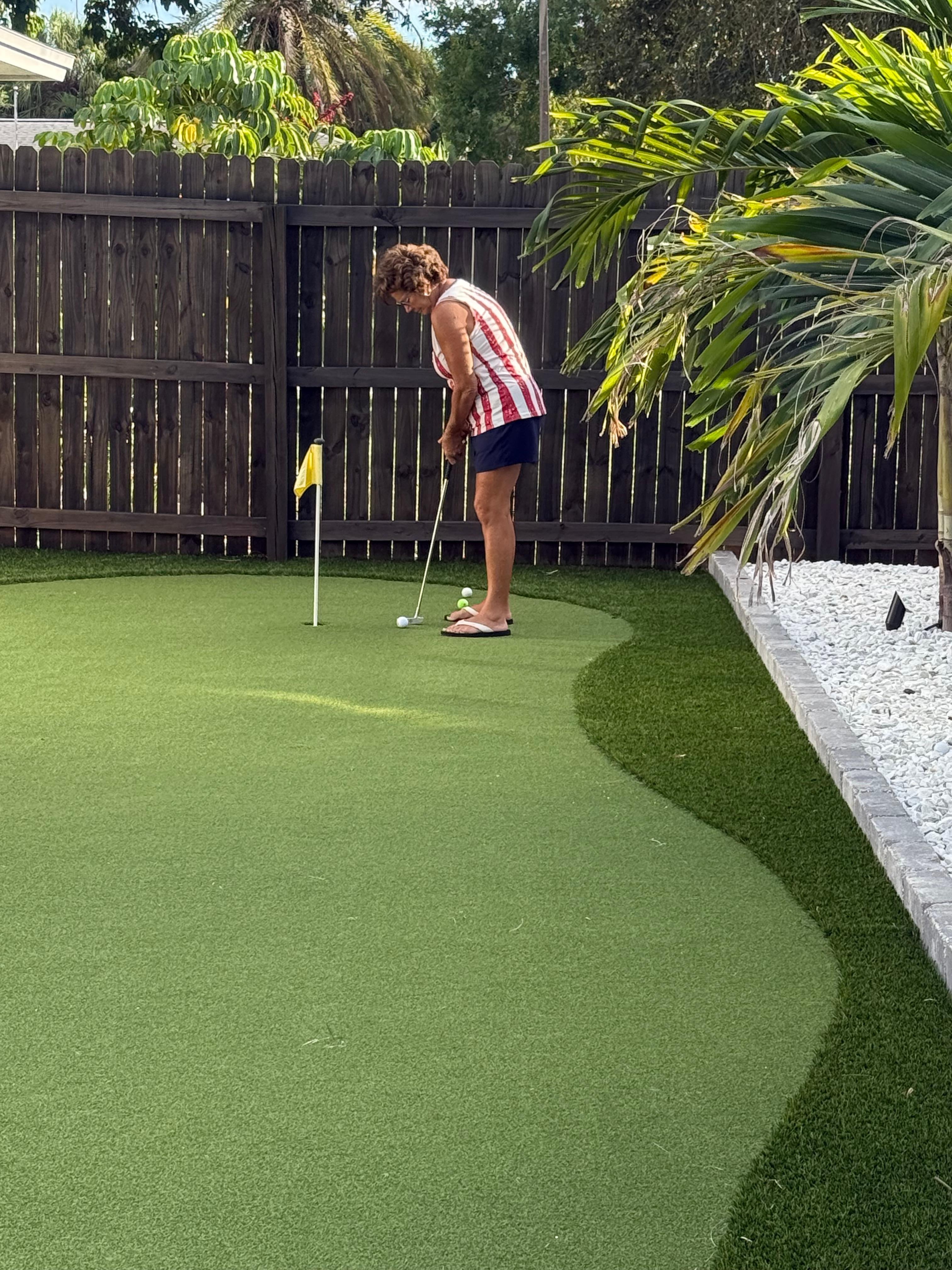 Putting green 