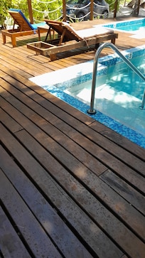huge deck for suntanning