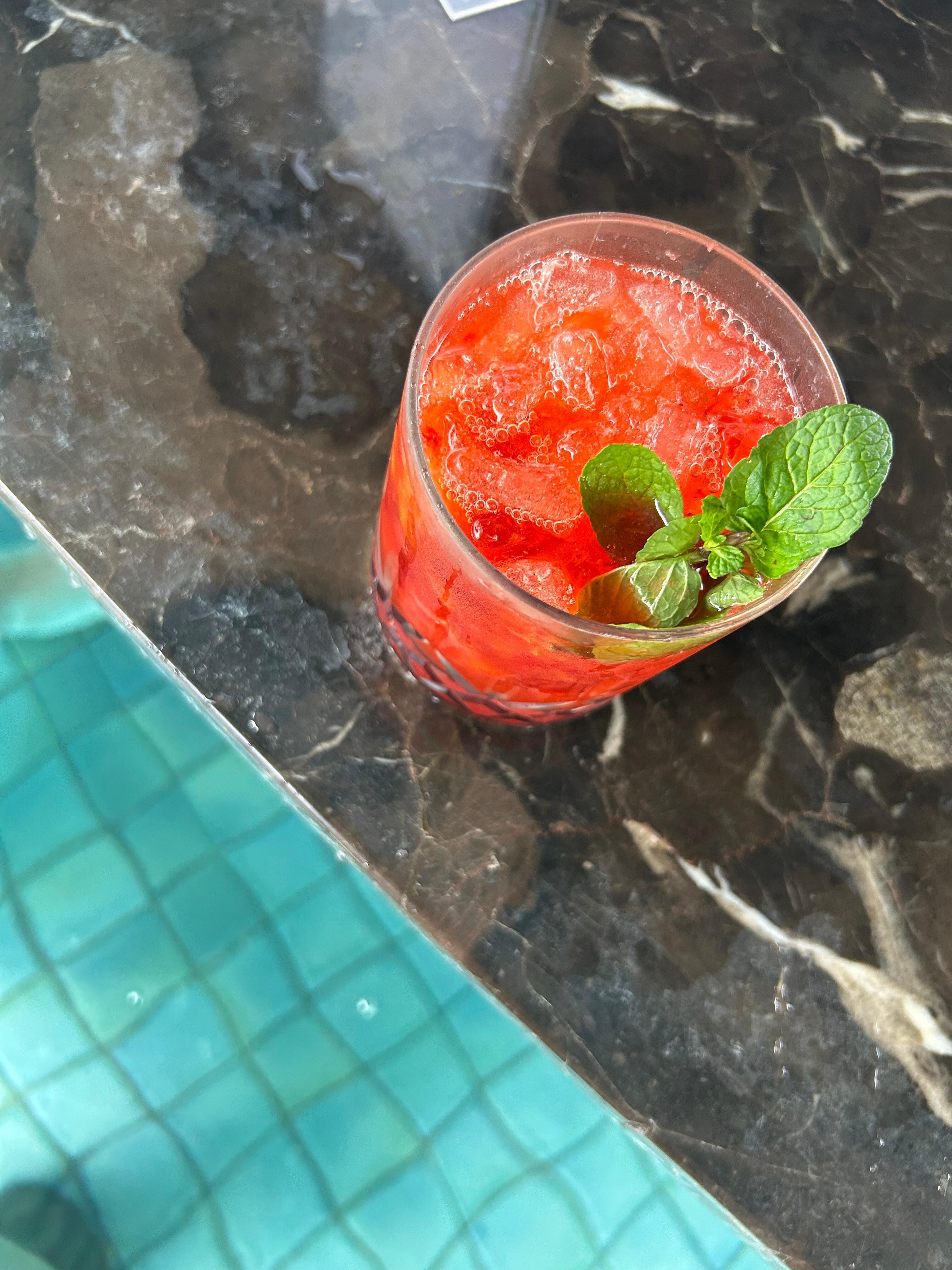 Cocktail Poolbar