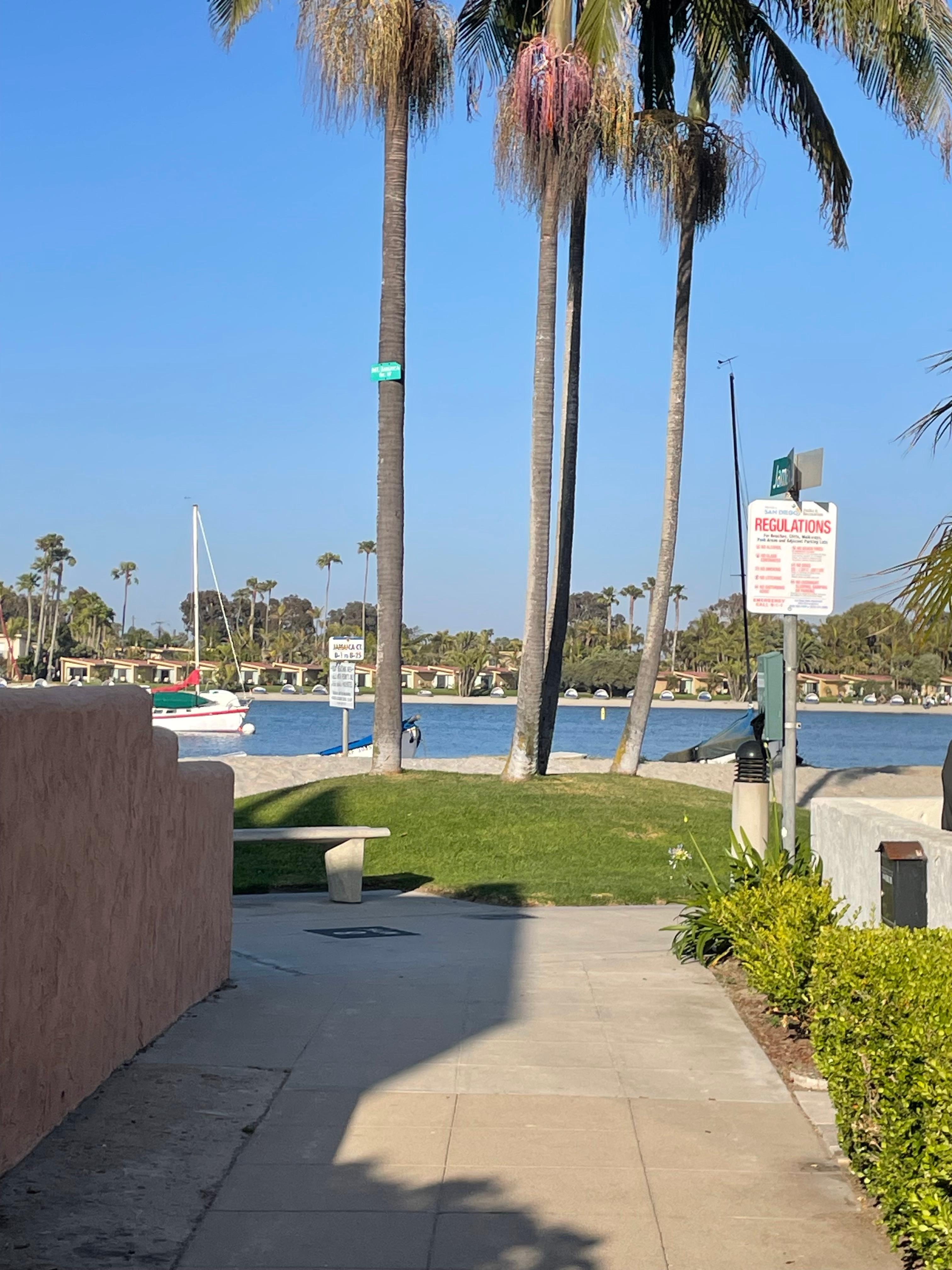 This close to the bay 👍