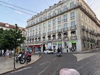 Le Consulat Hotel