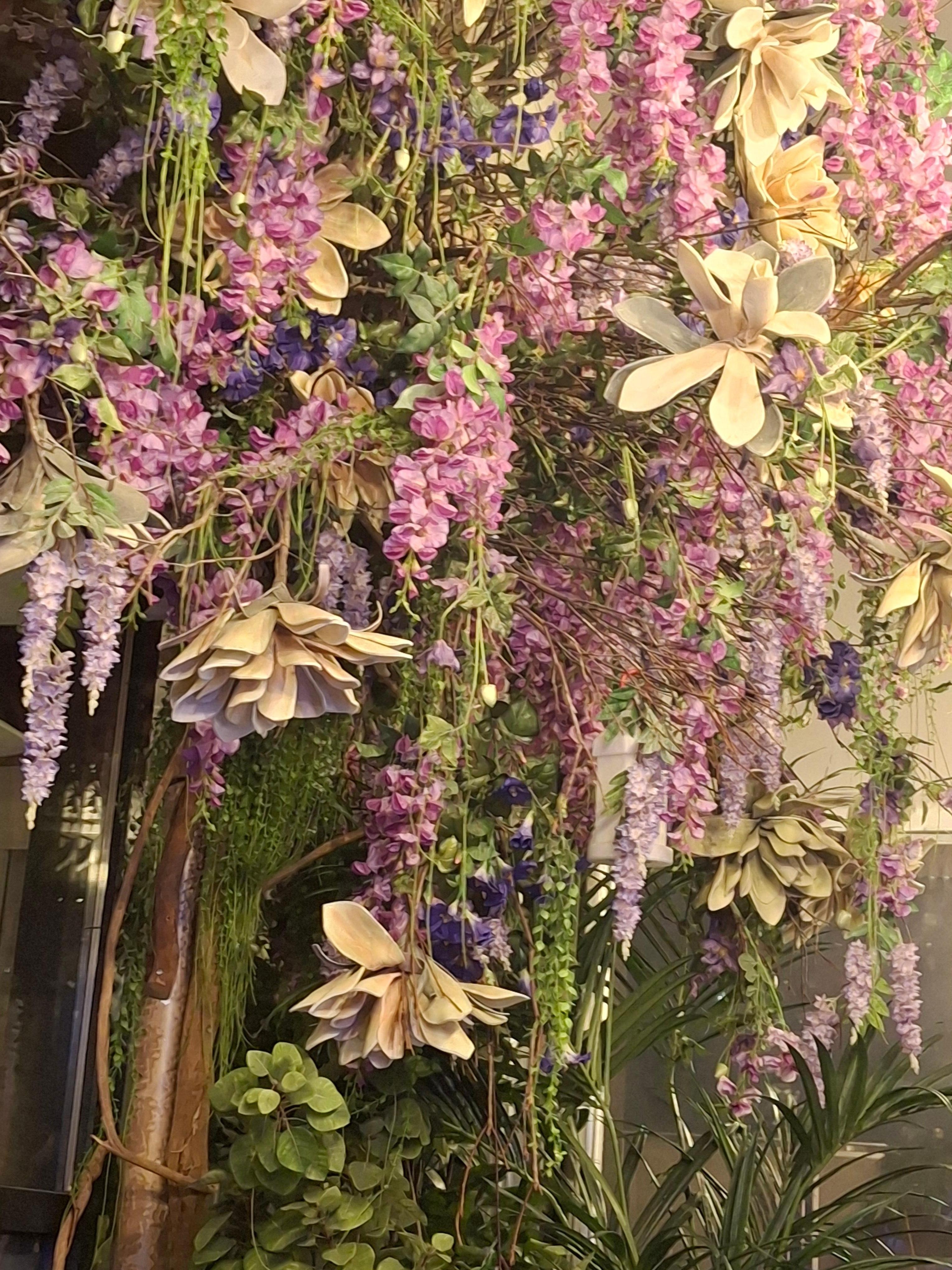Pretty decorations in the patio room, comfortable with heaters. Plenty of sofas to sit back and enjoy a cocktail.