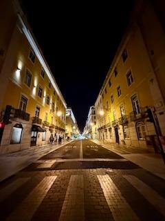 A quiet evening on Rua Aurea