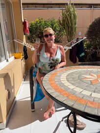 Lovely patio south facing sun