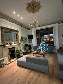 フロント前の共有スペース