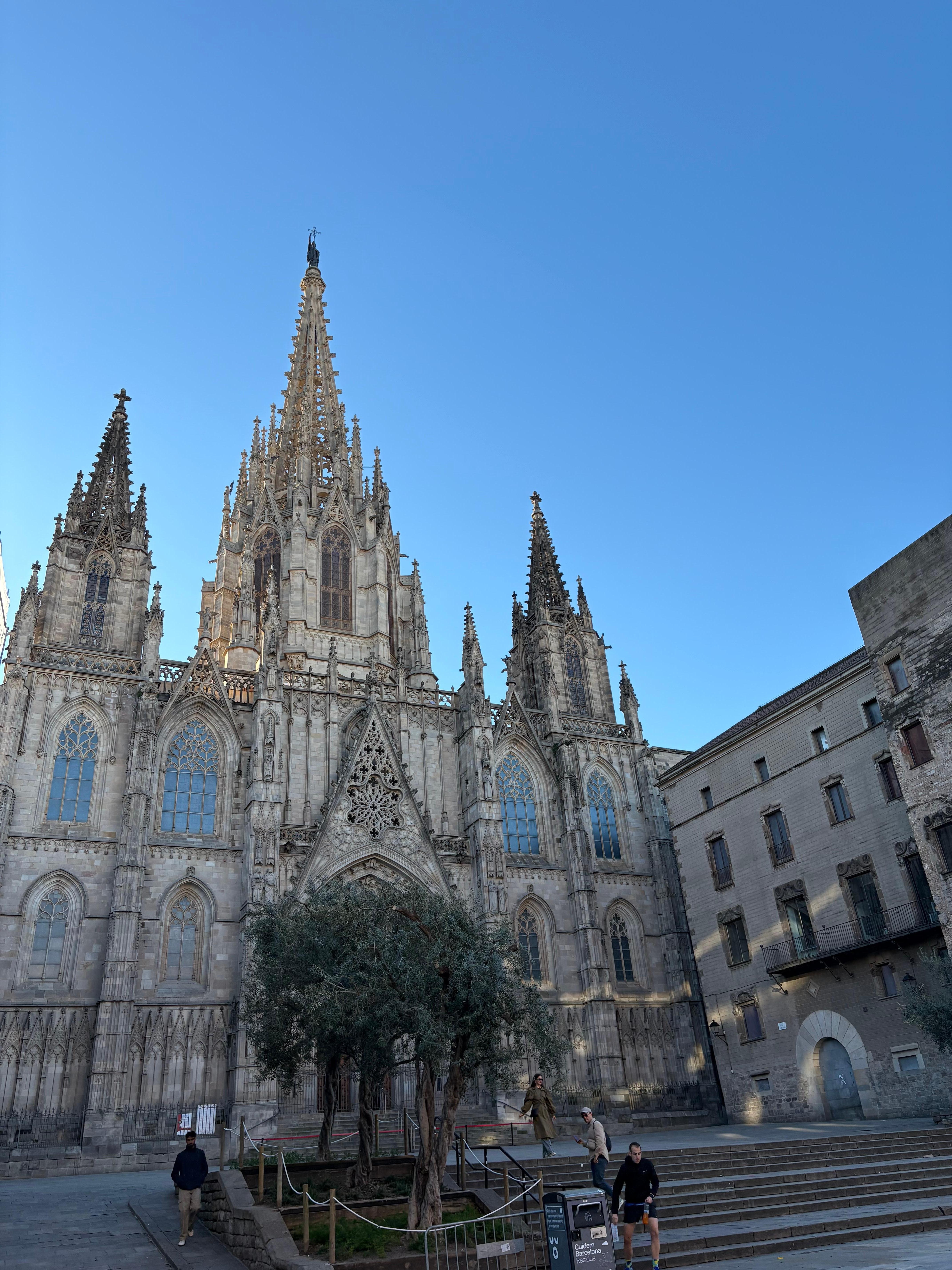 正面のカテドラル