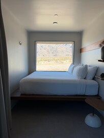 Room with a view (large room).