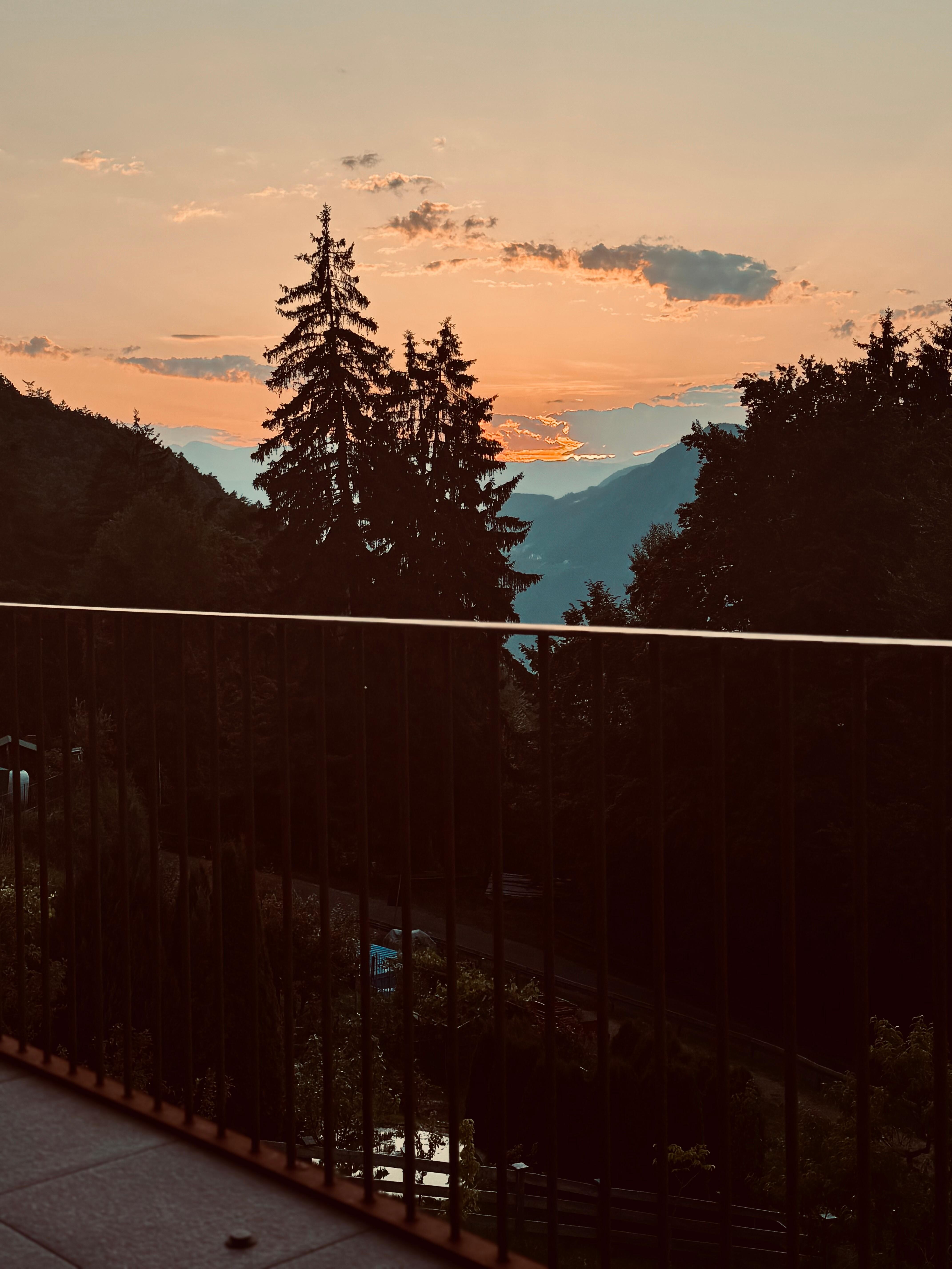 The views from the deck of this place were amazing!