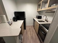 We didn’t use the kitchen except for storing food in the fridge. For a longer stay it would have been perfect.