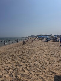 Seven Presidents Beach - midweek not crowded! $30 to park and incl beach pass